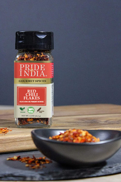 Pride of India – Red Chili Flakes – Gourmet Spice/ Culinary Must Have – Pleasant Heat/ Distinct Flavor & Aroma – Sprinkle onto Pizza/Pasta/Flatbread – Easy to Use – 1.6 oz. Small Dual Sifter Jar
